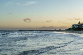 Kings Beach Coastal Getaway, Bring the dog!